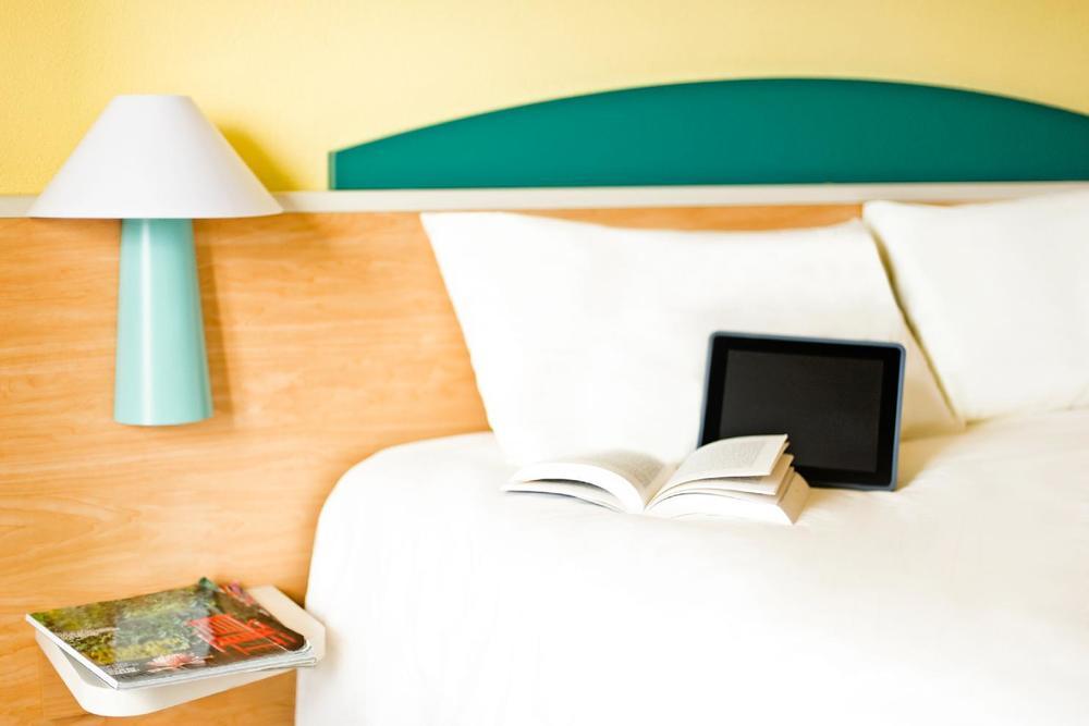 Ibis Barcelona Molins De Rei Hotel Exterior photo
